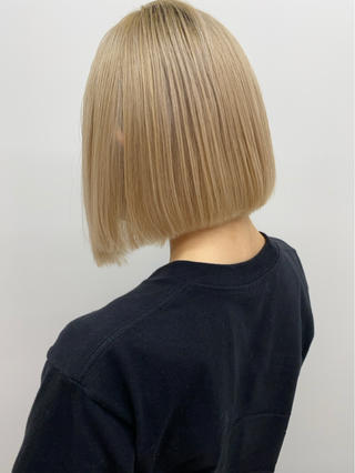 可愛いブロンドbob 