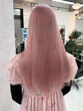 ロングのホワイトピンクはとっても可愛いです！
実は黄ばみ消しに少しラベンダーも入れてるので、
色落ちもとっても可愛くなるようにカラーの配合をしてます！
ピンクを続けるお客様はお家でカラーシャンプーを少しだけすることでピンクは長持ちするのでおすすめです︎
ただ、カラーシャンプーは今後に影響することもあるので美容師さんに相談してくださいね︎ 
