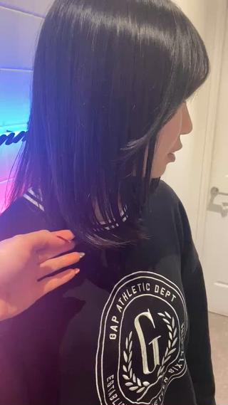 ミディアム 青木 小羽のヘアスタイル