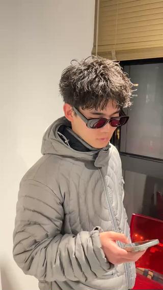 アクティブショートに無造作パーマおすすめです