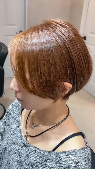 艶と透明感のある、マロンベージュ 