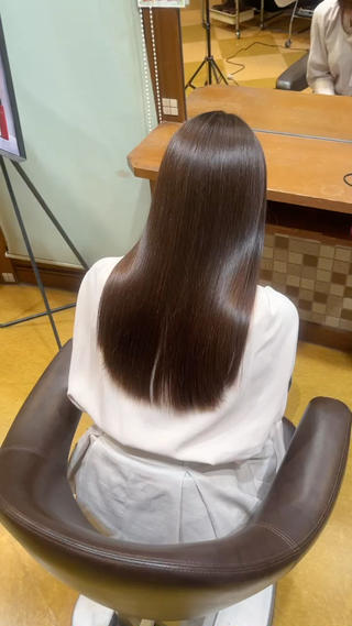 ロング ヘアショップキャリー所属・森田敦 縮毛矯正/髪質改善のヘアスタイル