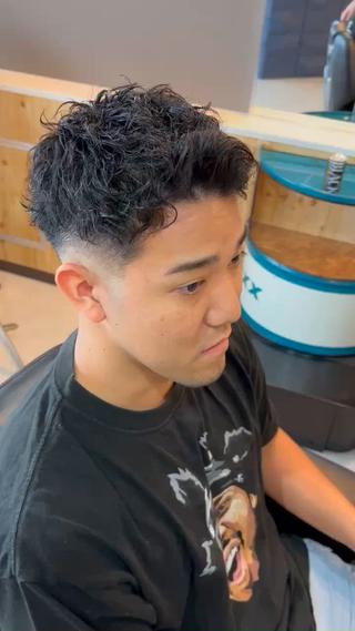 ショート パーマ メンズ THEBARBER TEN所属・伊禮 海凪のヘアスタイル