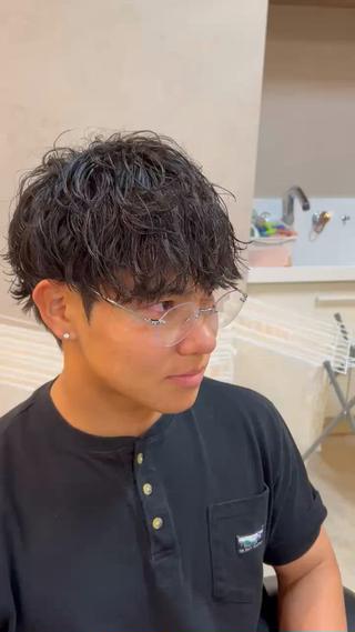 ミディアム パーマ THEBARBER TEN所属・伊禮 海凪のヘアスタイル