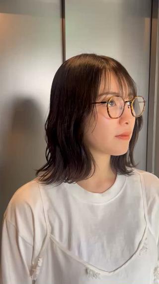 オリーブグレージュ