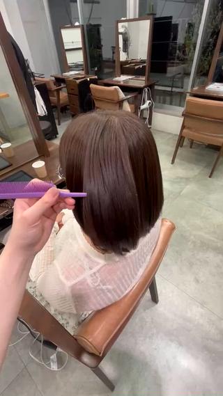 透明感のあるブラウンに仕上げました。
お客様の希望に沿ったカラーに仕上げます！ 