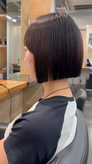ラインをしっかり出したミニボブで割と軽めで扱いやすいです！ 