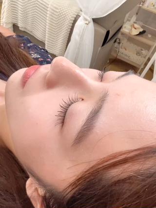 ナチュラル束感アイラッシュ♪♪
本数:80〜90本。
フラットラッシュCカール9、10、11、12
（カールと長さ変更出来る可能です) 