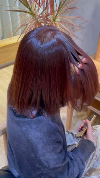 仕上げのトリートメントでサラサラに仕上げます！！
カラーとクイックトリートメントは一緒にされる方が多い1番人気のメニューです 