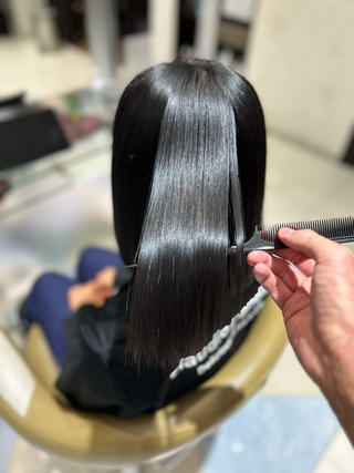 【縮毛矯正】
ツルツル通り越してドゥルンドゥルンな髪の毛に！
髪の毛のポテンシャル次第でこうなれます！
皆様も是非！！️ 