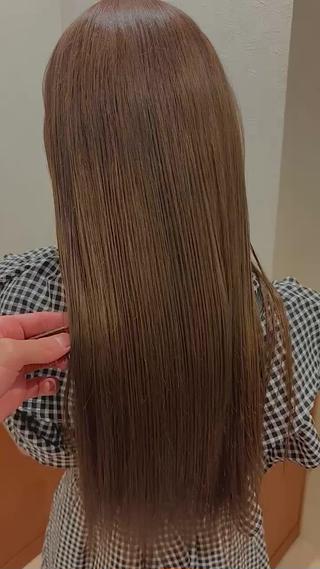 natural beige 
複雑履歴の方は徐々に明るくしていくのがおすすめです！
徐々にムラを無くしていきます！ 