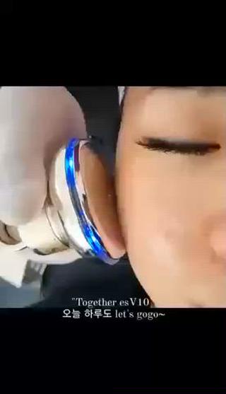 【韓国発】最新の毛穴洗浄体験！
毛穴悩みだけでなく、リフトアップやむくみ解消にも！
施術開始から施術終了まで痛みゼロで、ずっと気持ち良いだけの施術で驚く変化をご体感ください♪ 