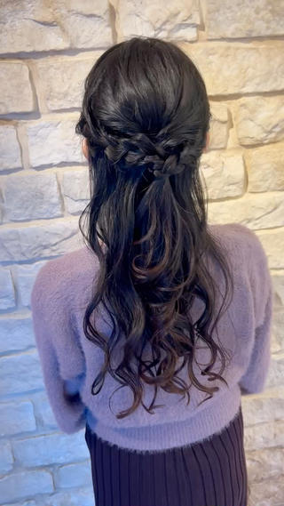 ロング ヘアアレンジ Mei /オリーブ カラー/アレンジのヘアスタイル