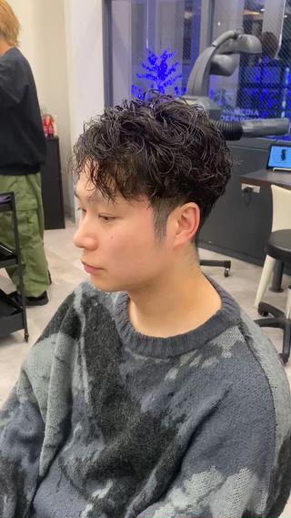 パーマ メンズ 韓国風メンズヘア💫 ツイスパ💫saraのヘアスタイル