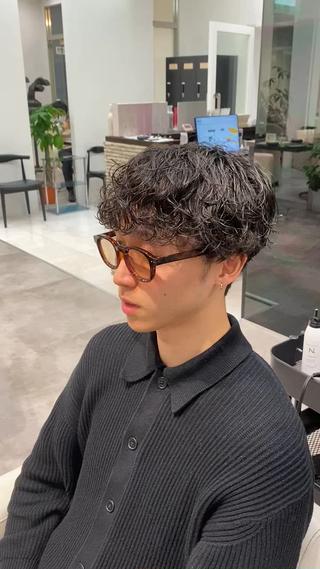 今流行りのシャドウパーマを強めでかけています