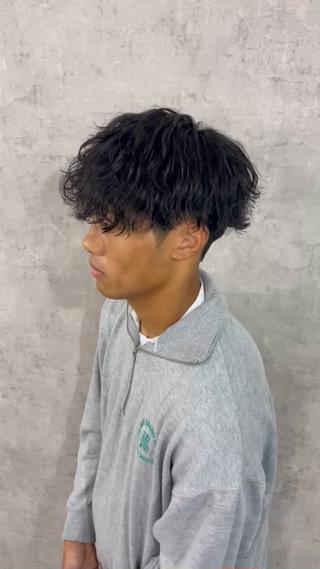 ショート カラー パーマ メンズ 森下 佑大のヘアスタイル