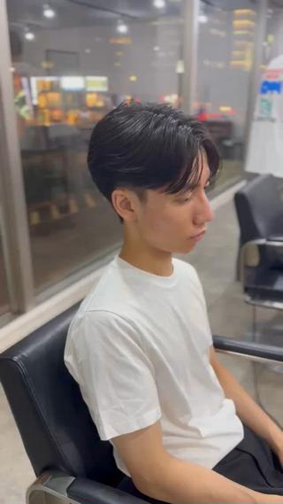 ショート カラー パーマ メンズ 森下 佑大のヘアスタイル