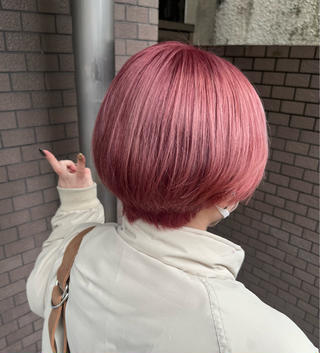 ショート カラー 艶髪/ハイトーン/ ヘアセット/モエノのヘアスタイル