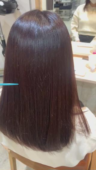 梅雨の湿気で広がりがちな髪の毛も、ベーシックトリートメントでさらっとつやっとうるっとさせましょう
髪の毛の内部をしっかりと補修するトリートメントなのでこの時期特におすすめです 