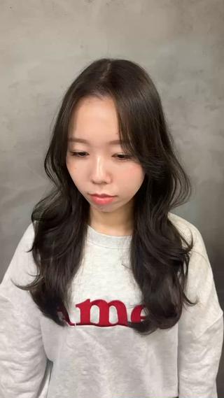 ロング カラー SALOWIN梅田茶屋町Suite店所属・韓国美容室出身 🌹Sana/梅田のヘアスタイル
