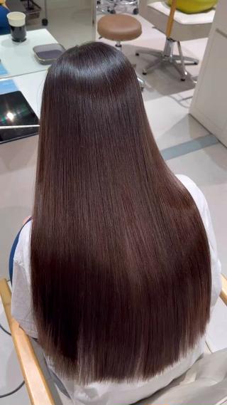 縮毛矯正でツヤツヤ美髪に️ 