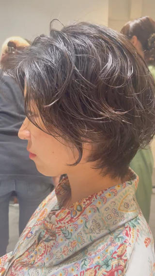 直毛で動きが欲しい方はパーマをしてみるのもおすすめです!