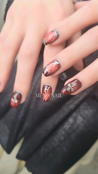 メンズもネイルを嗜む時代だからこそ
指先のおしゃれ楽しんでみませんか？ 