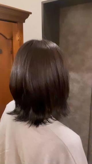 就活前のカラーで暗くしたいけど、終わったら暗くしたい方にもおすすめの艶感暗めブラウンです!