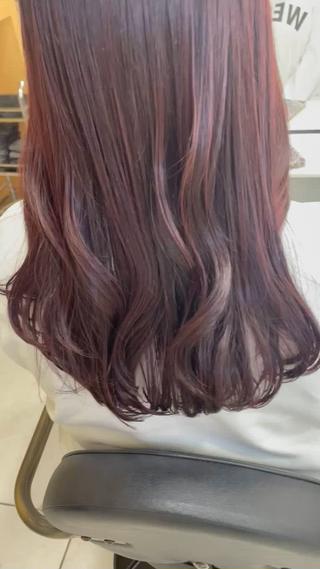 透明感のある春らしいピンクベージュ
この時期は暖色とっても人気です♪ 