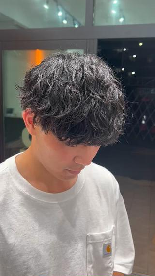 パーマ メンズ fifth 安次富　泰雅のヘアスタイル