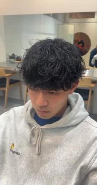 パーマ メンズ fifth 安次富　泰雅のヘアスタイル