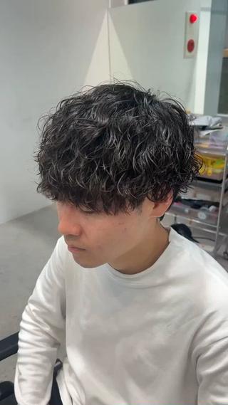 パーマ メンズ fifth 安次富　泰雅のヘアスタイル