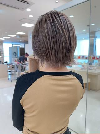 カラー 🍀自然＆長持ち♪ 縮毛矯正の匠✨️のヘアスタイル