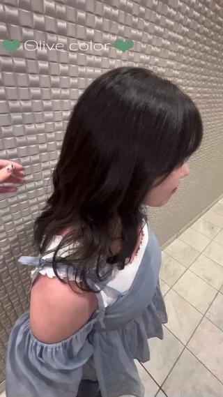 フラッシュを当てた動画です

綺麗な暗めのオリーブブラウンカラー♡ 