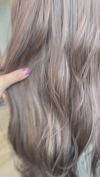 透ける暖色カラー。
ブリーチ必須ですが、透明感は抜群！ 