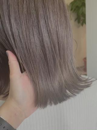 アディクシーカラーの奥行きのある色味で、

アッシュすぎないこなれたカラーに♪ 