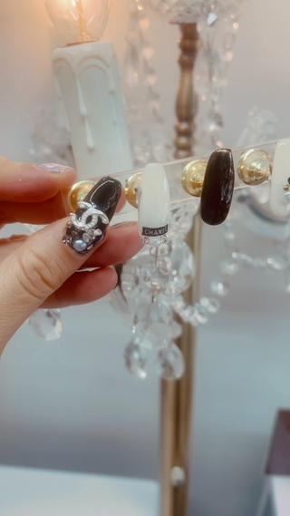 CHANEL風ネイルです 