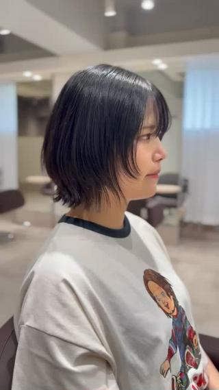 【cut】
人気のレイヤーボブ ︎
顔まわりのレイヤーは繊細に
アイロンでのスタイリングも簡単です◎

【color】
色持ちのいい地毛風のカラー
カラーの頻度が減るのでダメージ軽減にもなります◎

SYUK/高円寺/坂元太一/レイヤーカット/髪質改善/レイヤーボブ/顔まわりカット/ボブウルフ 
