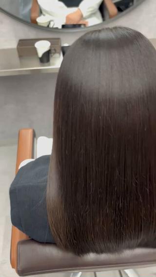 セミロング NUMBER_ ユイナのヘアスタイル