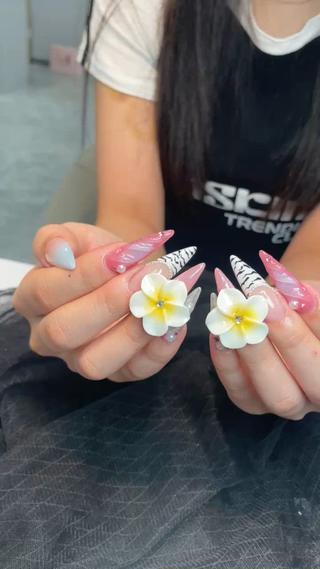 ネイル Rin Nail 新大久保店のネイルデザイン