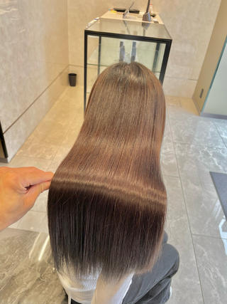 僕の顧客様はずっと綺麗なんです
一年たっても毛先がパサつかない
あなたの為だけに作るオーダーメイド縮毛矯正
誰にもバレない超自然縮毛矯正です
 