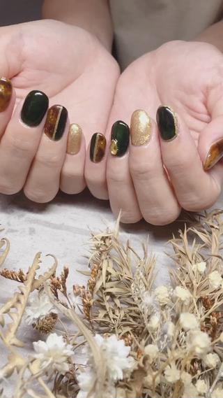 
.#秋#秋ネイル#べっこう#べっ甲ネイル#グリーン#緑ネイル
. ______________________________ 




______________________________ 
.

♡期間限定♡全メニューオフ代無料♡

・ワンカラー￥5000～
・シンプル￥6000～
・定額デザイン ￥6500～
・やり放題 ￥8000～

______________________________ 

.

~salon information~

  𝗜𝗼𝗹𝗶𝘁𝗲-ｱｲｵﾗｲﾄ-

【営業時間】11:00〜18:00(最終受付16:00)

【定休日】不定休

岡山県岡山市北区青江1丁目.......
(日赤病院やイオンスタイルすぐそば)
アパートの一室で施術させていただいてます♡
詳細はご予約確定後にお伝えします

お支払いは現金のみとなっております。

ご予約、お問い合わせはLINEまたは
InstagramのDMからお願いしております。

TEL:09028007933
LINE:tmcooo
ネイルブックも掲載してます♡
.

.

______________________________ 


#岡山ネイル 
#岡山市ネイル
#岡山市自宅サロン
#岡山ネイルサロン
#岡山市北区ネイル
#岡山市南区ネイル
#iolite
#アイオライト
#美容師免許所持
#ネイル検定1級所持
#ネイリスト
#ネイル好きさんと繋がりたい
#ネイル #ジェルネイル
#ニュアンスネイル
#ネイルブック掲載店
#大人ネイル
#オシャレネイル
#シンプルネイル



#マダムネイル#大人ネイル#ピンクネイル
#ナチュラルネイル#シンプルネイル
#グラデーション#グラデーションネイル
#キラキラネイル#オフィスネイル
 