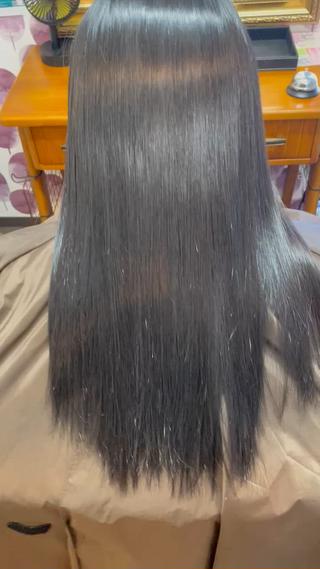 髪質改善トリートメントで圧倒的な艶髪美髪！黒髪だからこそ艶が綺麗に！仕上げは乾かすだけアイロンなしでもこの艶々な髪になります 
