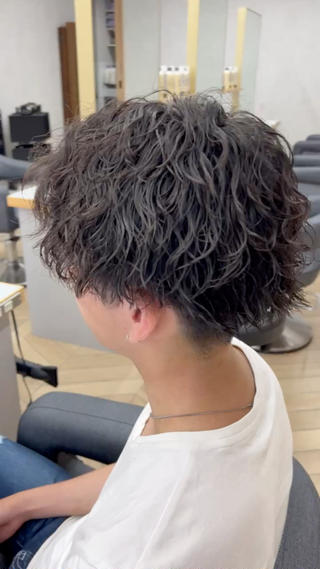 ミディアム パーマ メンズ 🪐メンズ特化 ヤマクラ　タイキのヘアスタイル