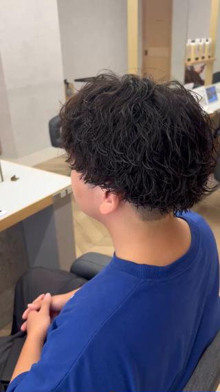 ミディアム パーマ メンズ 🪐メンズ特化 ヤマクラ　タイキのヘアスタイル