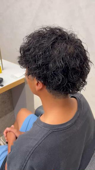 ミディアム パーマ メンズ 🪐メンズ特化 ヤマクラ　タイキのヘアスタイル