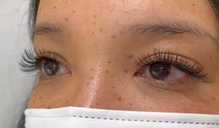 Cカールからの目尻Jカールで少し垂れ目かつセクシーに 