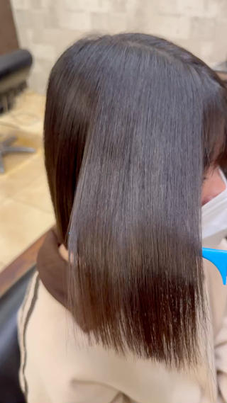 ダメージの少ない自然な感じで仕上がるストレートです！ 