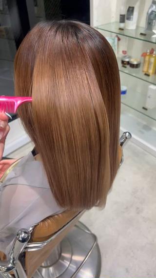 海外のケラチントリートメント
艶こしのある髪になります！！
持続効果もとても長く大人気のトリートメントです！
ぜひお試し下さい 