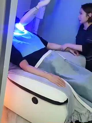 ♡ホワイトニングしながらハンドマッサージ♡
パソコンや携帯をよく使われる方や
意外にも肩が凝ってる方は腕が凝っています
触るとどこが疲れているのかわかりますので
みなさん手でわかるの！？と驚かれます

★当日予約可能★
営業時間10:00～21:00
ホワイトニング /福岡ホワイトニング/天神ホワイトニング/博多ホワイトニング /警固ホワイトニング /薬院ホワイトニング/セルフホワイトニング/メンズ/メンズホワイトニング/ブライダル/ブライダルホワイトニング/学割ホワイトニング/学割U24/歯の黄ばみ/美白/白い歯 